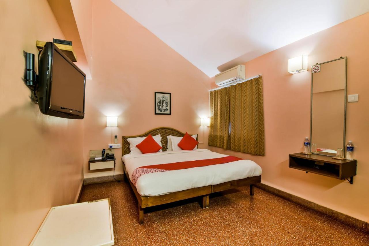 Oyo 807 Hotel Gopika International Goa エクステリア 写真