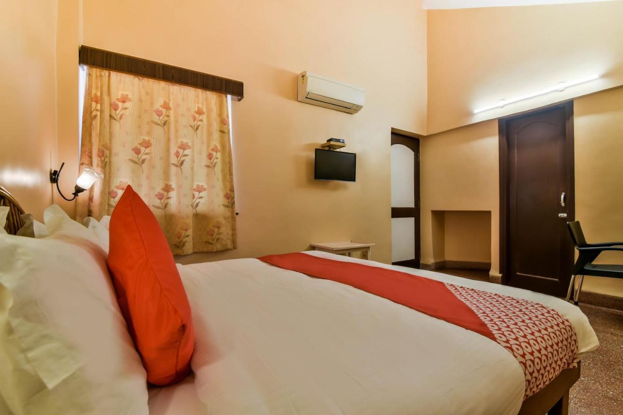 Oyo 807 Hotel Gopika International Goa エクステリア 写真
